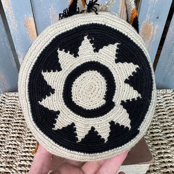 Wayuu Tribe Pom Pom Mini Chila Crossbody Bag NWT - Picture 9 of 12